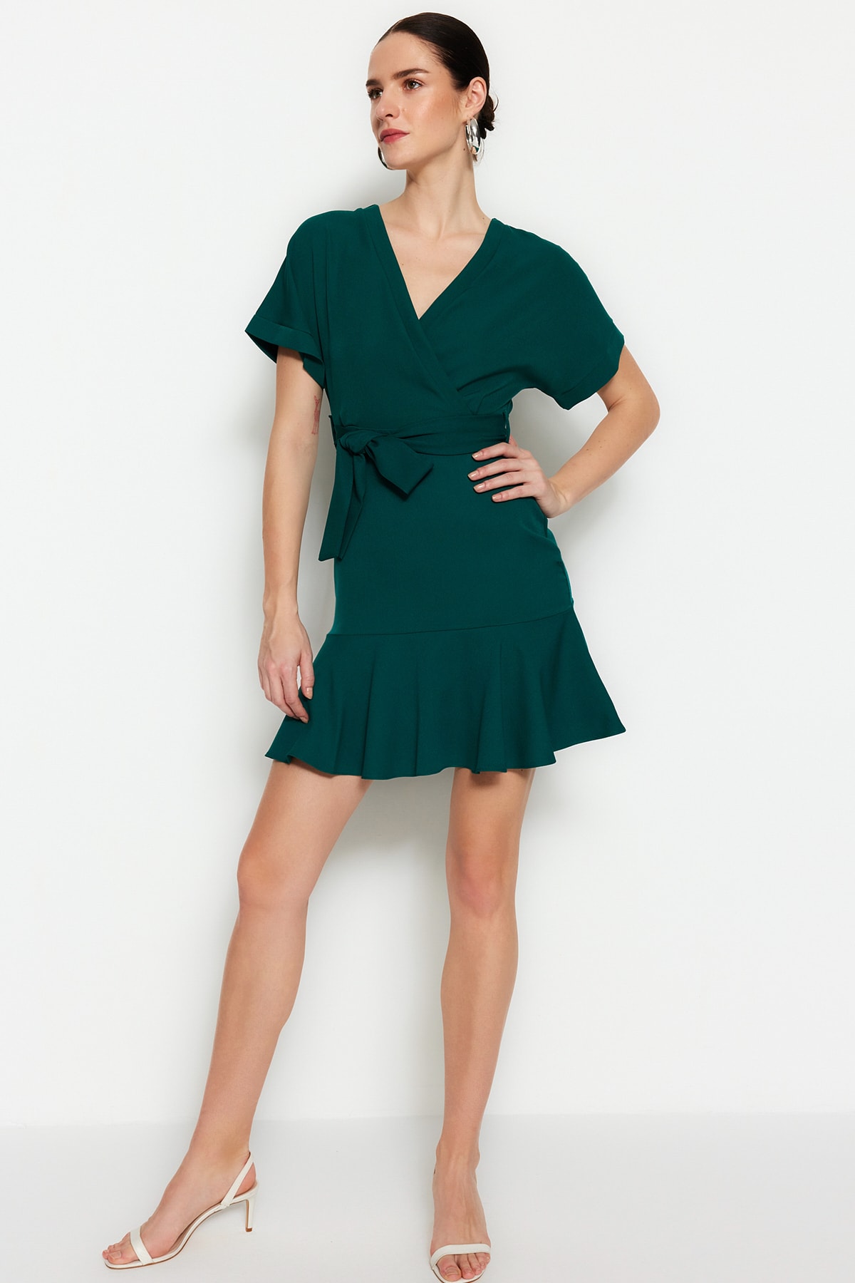 Yeşil Kuşaklı Mini Dokuma Eteği Fırfırlı Elbise TWOSS20EL0944